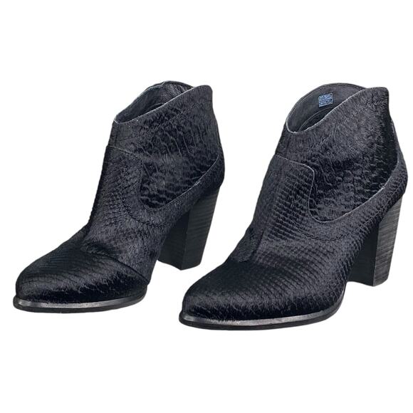 UGG Women’s Charlotte Black Snakeskin Embossed Ankle Boot Size US 9 - Picture 6 of 12